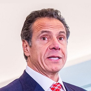 Andrew Cuomo Seen Inviting Journo to ‘To His Shower’ in Resurfaced Video, Internet Says ‘Give Him an Emmy’